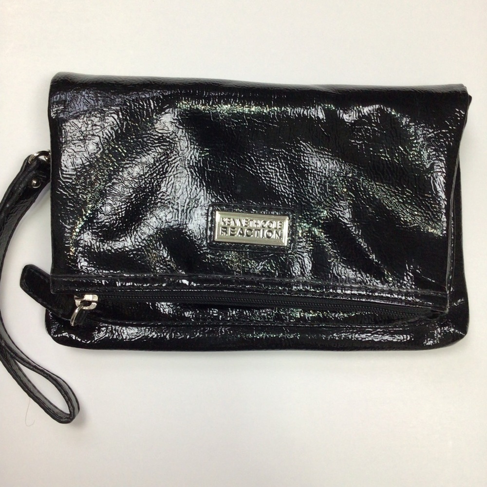 Kenneth Cole Reaction Women S vegan Patent Leather Purse Wristlet Clutch Bag.